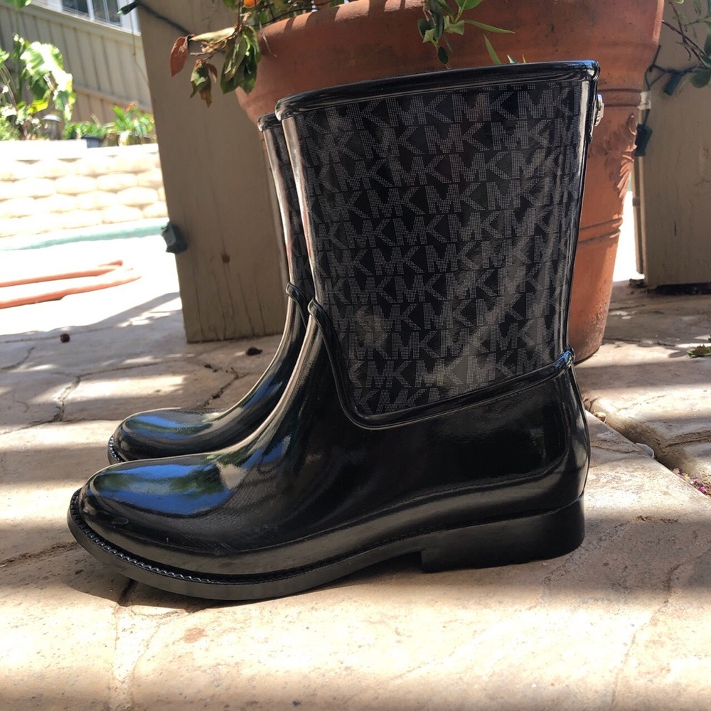 Michael Kors Goloshes Boots - Picture 2 of 3
